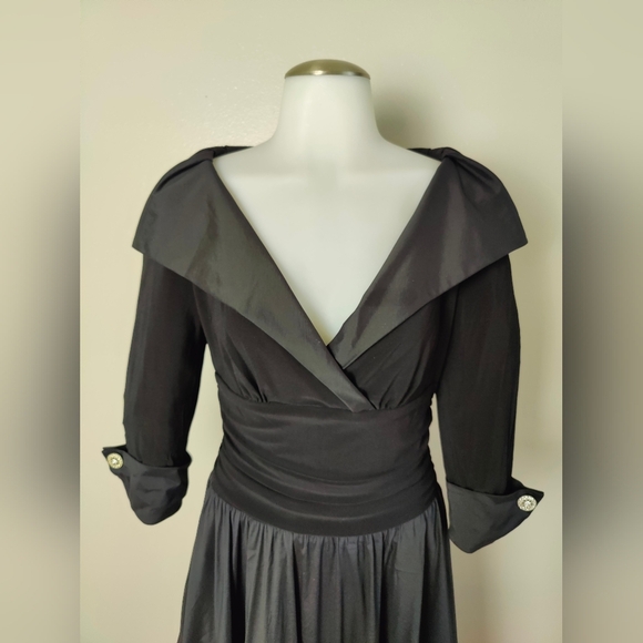 Joseph Ribkoff Black Dress With Collar & Sleeves Rhinestone Size 6 - Picture 2 of 15